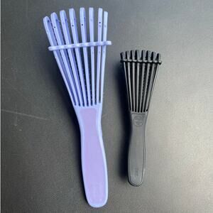 2 Detangling Brushes XL and Mini from noknot.co